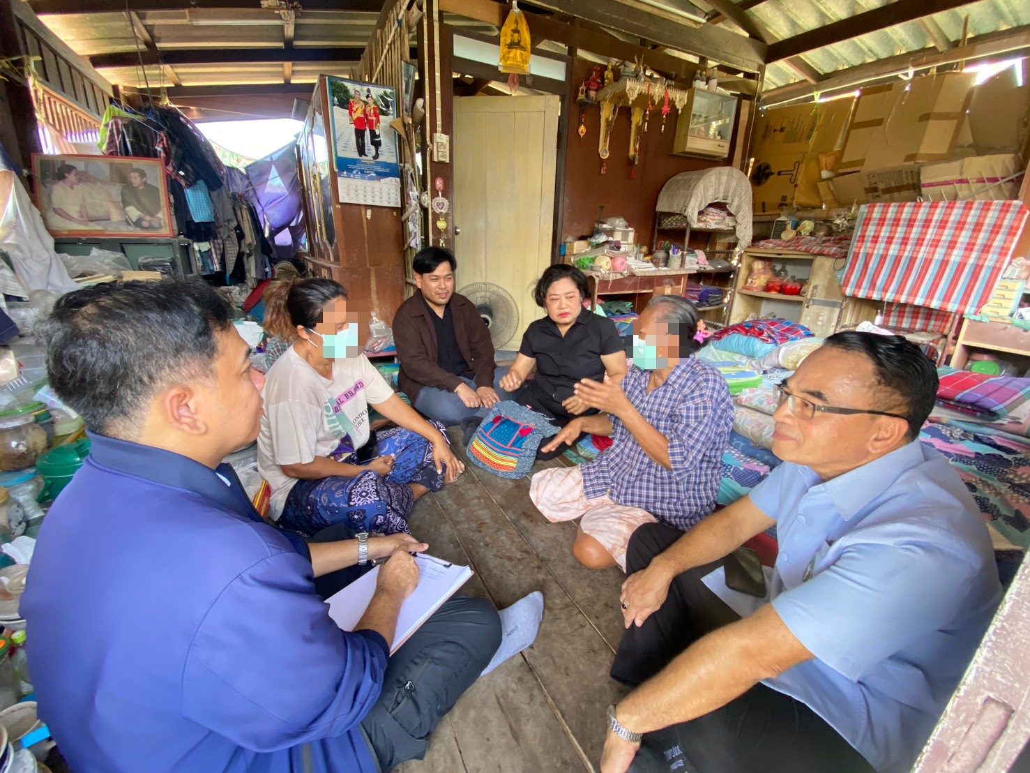  พช.พระสมุทรเจดีย์ บูรณาการร่วมกับภาคีเครือข่าย ลงพื้นที่ตรวจเยี่ยมครัวเรือนเปราะบาง