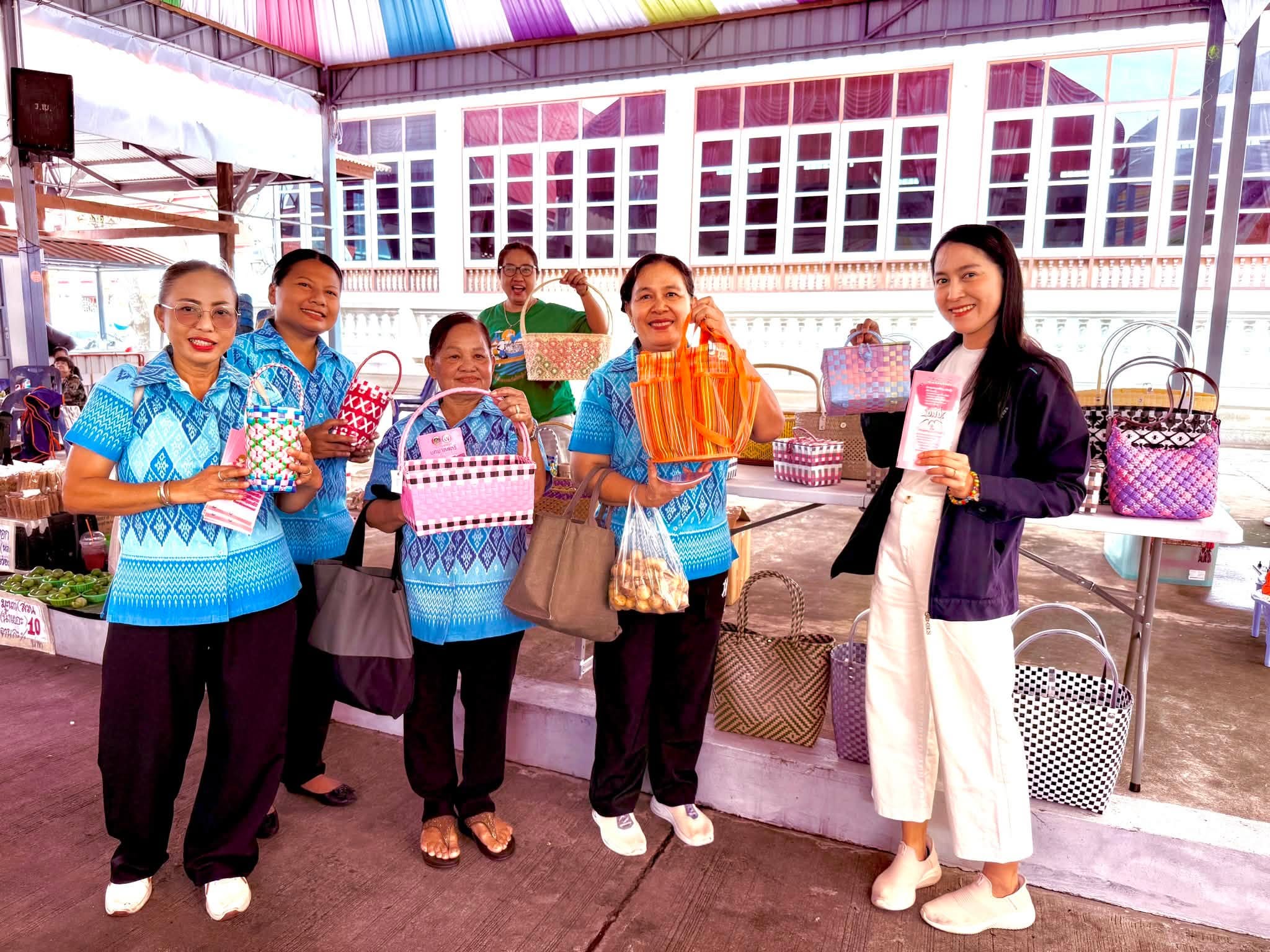 พช. พระสมุทรเจดีย์ ร่วมกับ คณะทำงานขับเคลื่อนกองทุนพัฒนาบทบาทสตรีตำบลในคลองบางปลากด