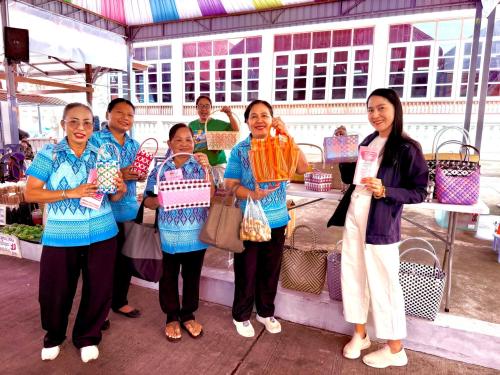 พช. พระสมุทรเจดีย์ ร่วมกับ คณะทำงานขับเคลื่อนกองทุนพัฒนาบทบาทสตรีตำบลในคลองบางปลากด